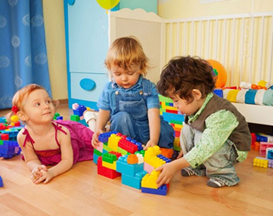 Xu hướng kinh doanh đồ chơi trẻ em 2025 – Nên nhập hàng sỉ ở đâu tại TP.HCM?